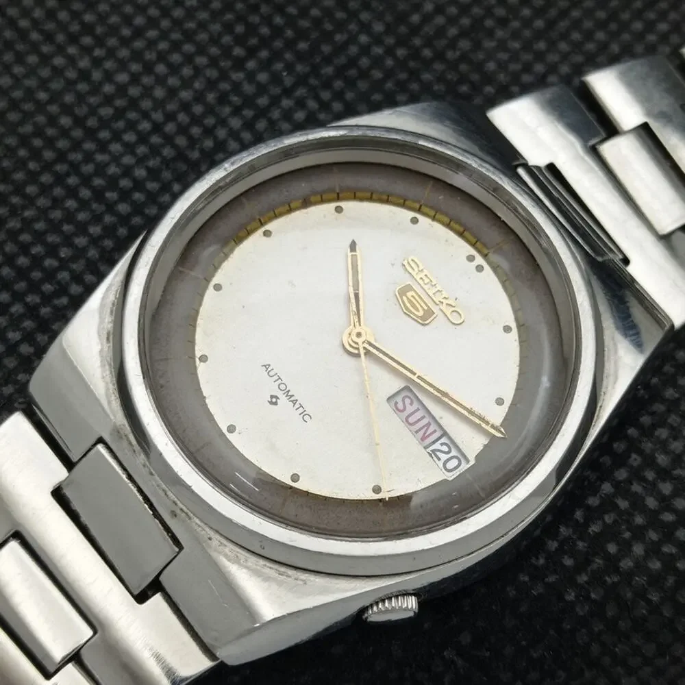Vintage 1994 Seiko Automatic Mens Silver Watch W/daydate & Gold accents